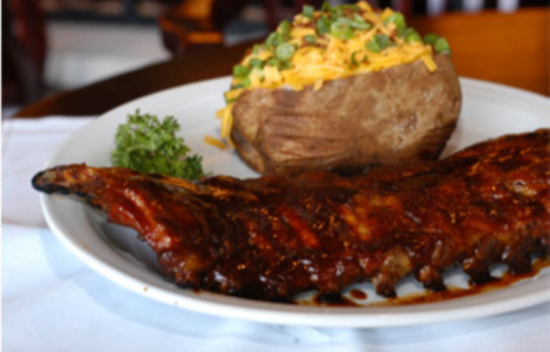 The famous Bâton Rouge spare ribs now in Sherbrooke...