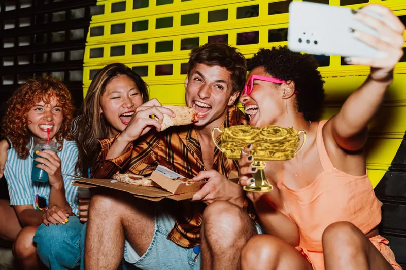 Image contest Toujours Mikes Restaurants Head-Office