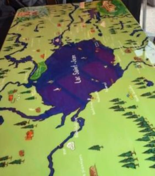 Google Maps on tables to sell Lac-St-Jean touristic attractions