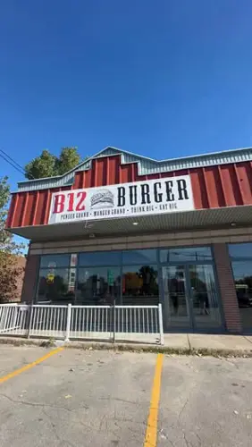 Image event B12 burger Acadie