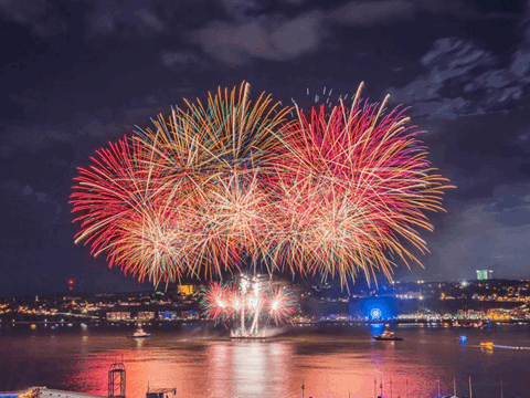 Cinq meilleurs restaurants pour aller manger avant les Grands Feux Loto-Québec de Québec et Lévis