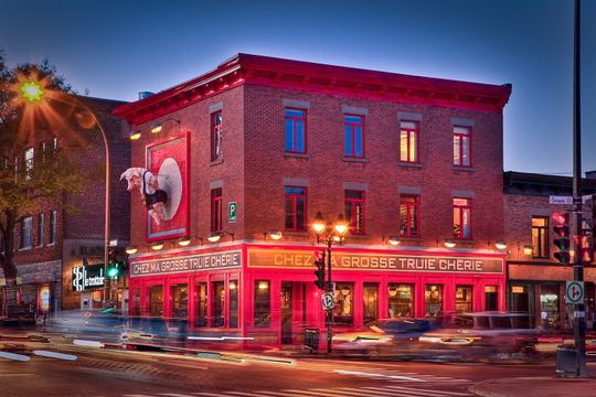 Top 15 names Quebecois restaurant most comical!