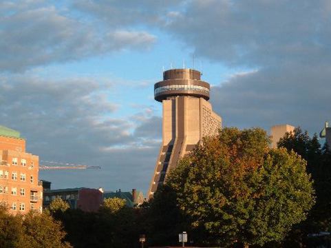 Celui qui prendra la concession du restaurant tournant l'Astral devrait être connu aujourd'hui