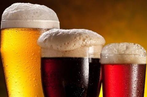 Plus de bières, moins de buveurs, un feu à La Maison de Débauche et le döner kebab arrive à Montréal