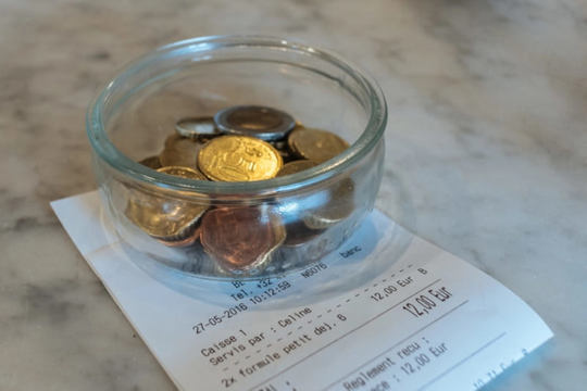 Les restaurants demandent toujours plus d’aide, les employés aussi