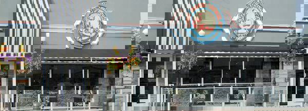 Livraison rapide : Brasserie Mario-Tremblay, la Casa Grecque en justice et les cabanes à sucre se sentent seules