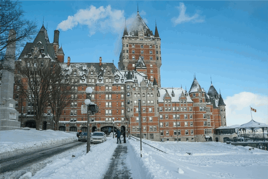 Livraison rapide : Québec mis au défi, les influenceurs du Mexique au restaurant et le nouveau menu du Château