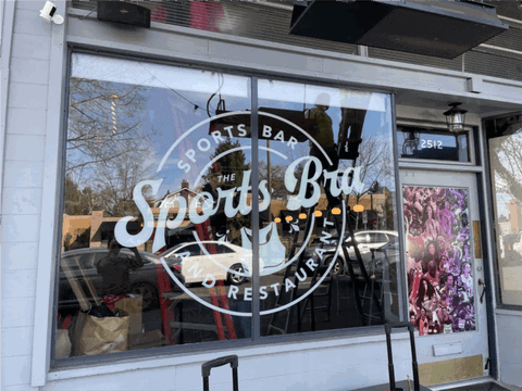 Livraison rapide : les réservations fantômes, les plats à ne pas se faire livrer et un resto-bar sportif au féminin