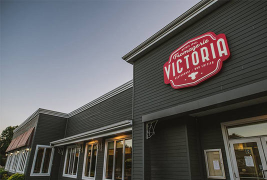 Livraison rapide : Fromagerie Victoria, les beignes Beiko et un thon de 781 livres