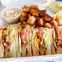 Image promotion Casse-Croûte Courteau – Saint-Boniface