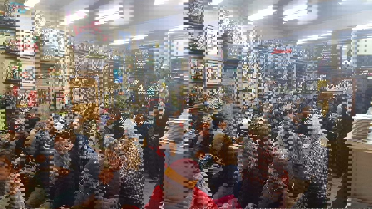 Lester's Deli photo 1