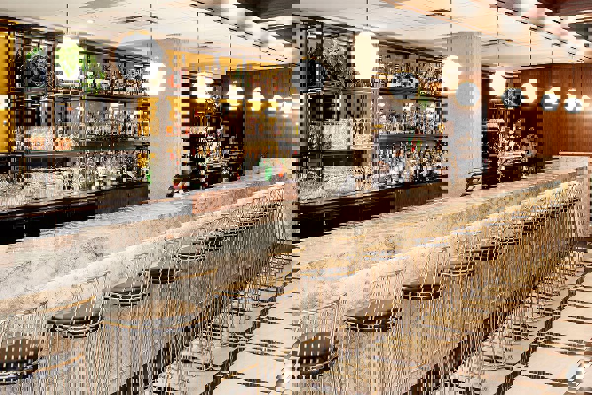 Maggie Oakes photo 1