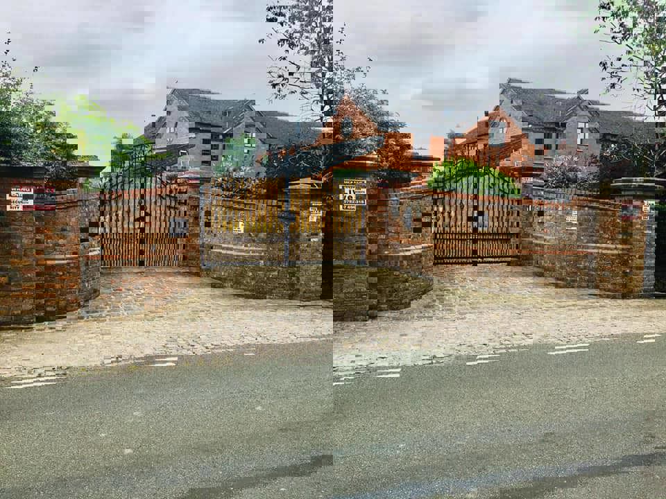 Fashion Cupcake – Cupcake et Gâteau Personnalisé 🚫🥜| options Vegan, Sans Gluten & Allergènes | Pâtisserie Longueuil photo 1