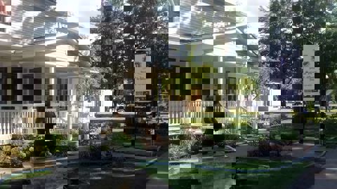 Crdited McQ-Institut Unvrstr photo 1