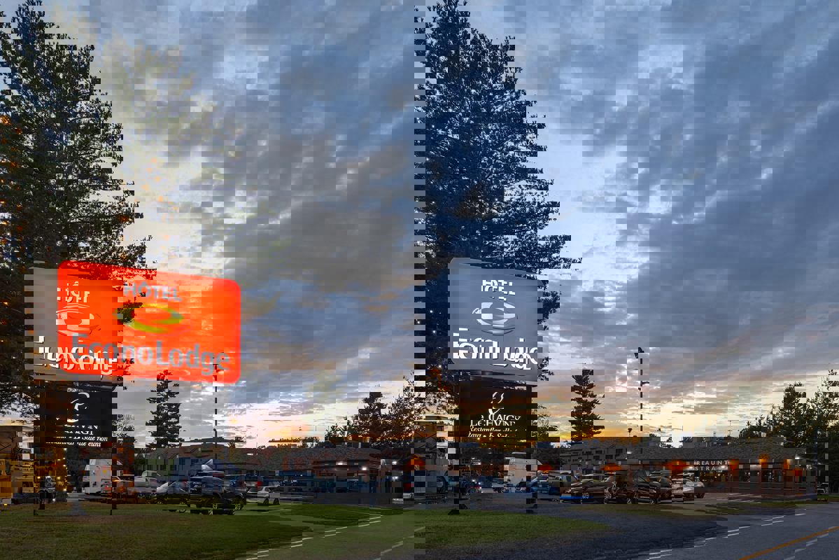 Le Chavigny Restaurant - Econolodge Deschambault photo 1