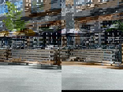 Deuxparquatre, Pub Brut photo 1