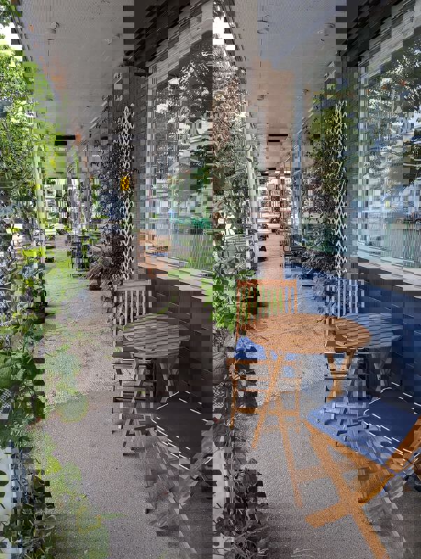 Butineuse De Vanier (La) photo 1