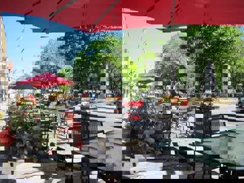 Les Tire-Bouchons Resto Bar Grill photo 1