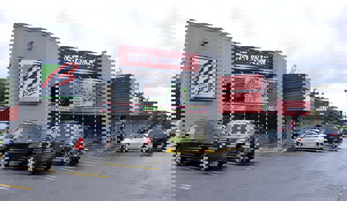 Restaurant Bouffe et Plus Ste-Genevieve & Dépanneur photo 1