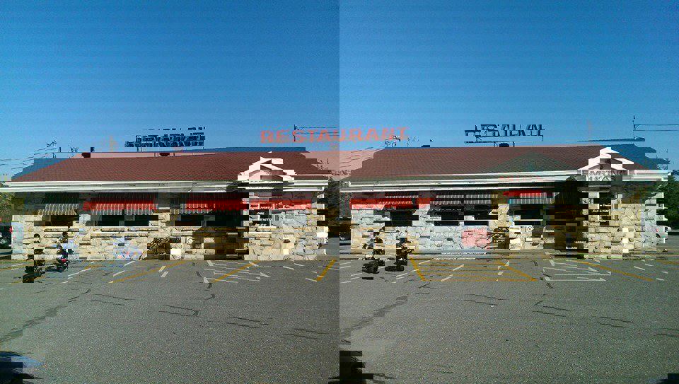 Mustang Pizza photo 1