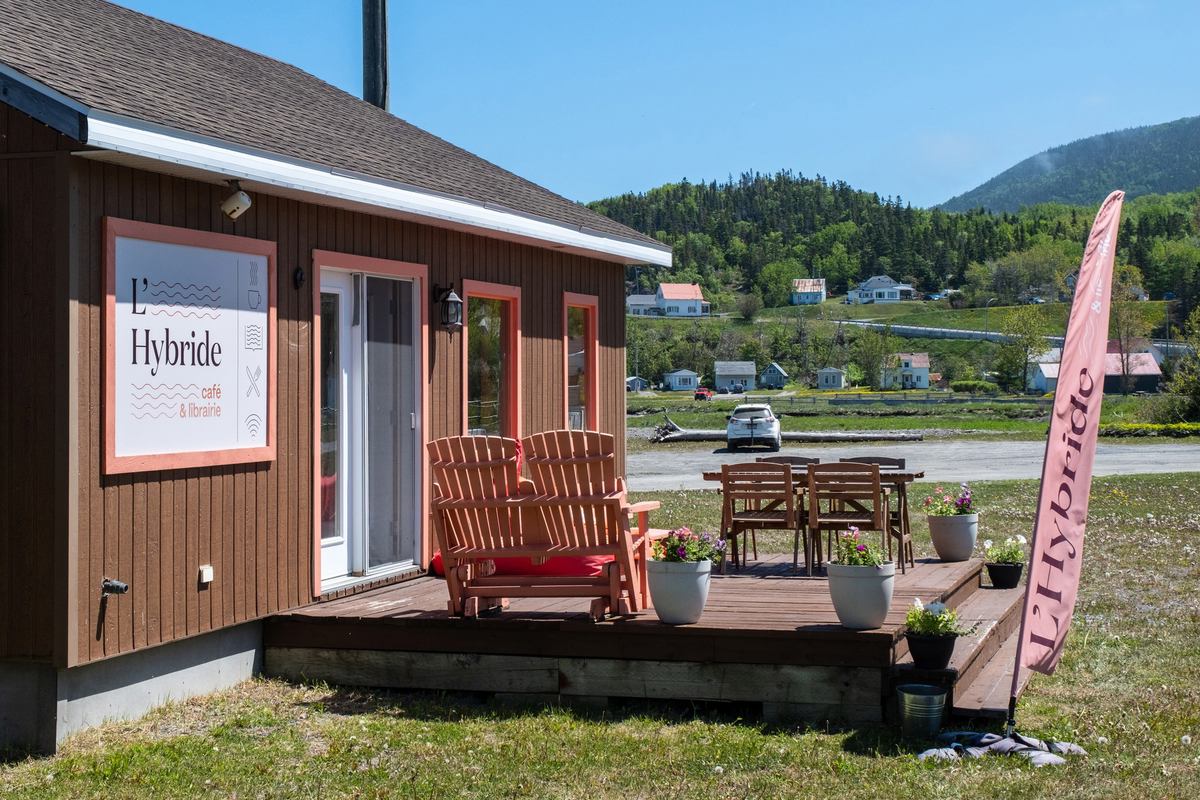 L'Hybride — café & librairie photo 1