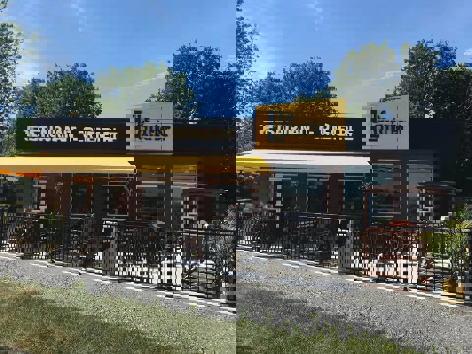 Le Laurier Restaurant/Crèmerie photo 1