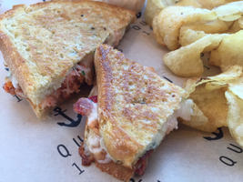 Quai 1635 : carte postale de voyage