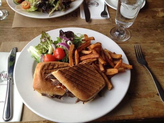 Un dîner en “bord de mer” au Pilsen